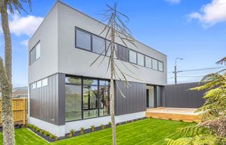 2/899 Ferry Road, FERRYMEAD