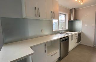 2/185 Church Street, Onehunga