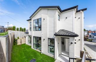 15A Oakdale Road, Hillsborough