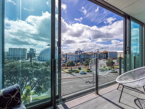 327/8 Dockside Lane, Auckland Central