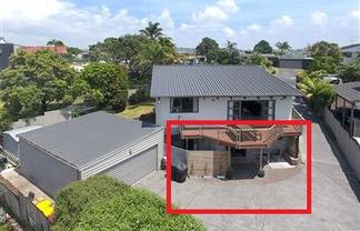 8a Halldene Terrace, Red Beach