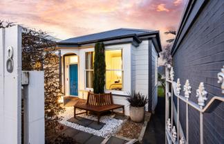 8 City Road, Roslyn