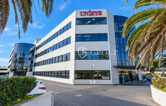 WELL-PRESENTED ELLERSLIE OFFICE WITH 15 CAR PARKS