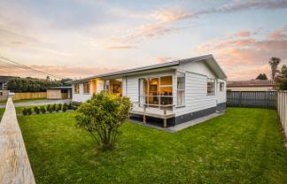35a Beach Road, Te Atatu Peninsula
