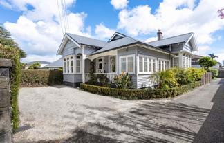 76 Aroha Avenue, Sandringham