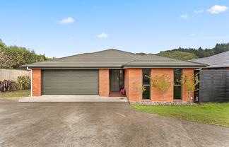 17 Ormrod Grove, Riverstone Terraces
