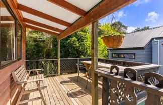 13A Stottholm Road, Titirangi