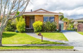14 Delaware Grove, Totara Park