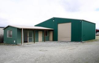 Industrial workshop on 1200sqm in Alexandra