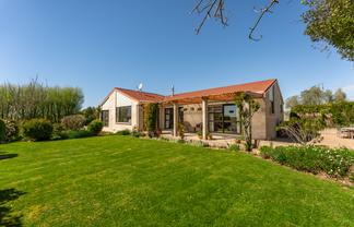550 Fairview Road, Claremont