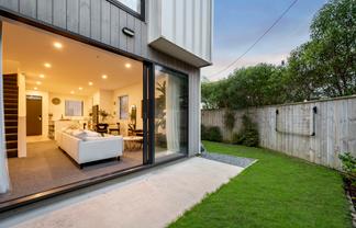 8-50 Friend Street, Karori