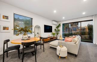 8-50 Friend Street, Karori