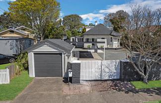 21 Gray Avenue, Mangere East