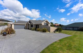 101 Realm Drive, Paraparaumu