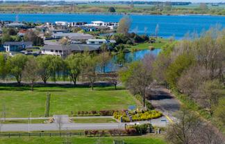 2 Village Green Drive, Huntingdon/Lake Hood