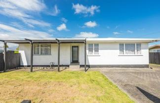 12 Mosston Road, Castlecliff