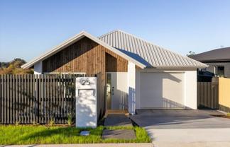 25 Lumino Terrace, Glenview