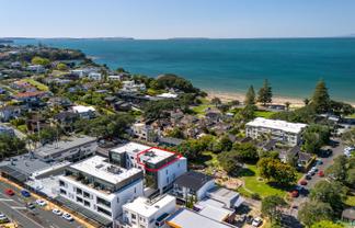 18/423-427 Beach Road, Mairangi Bay