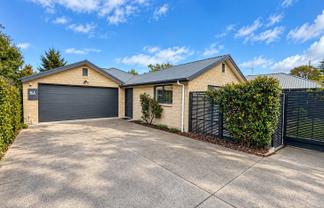 16A Cresswell Avenue, Burwood