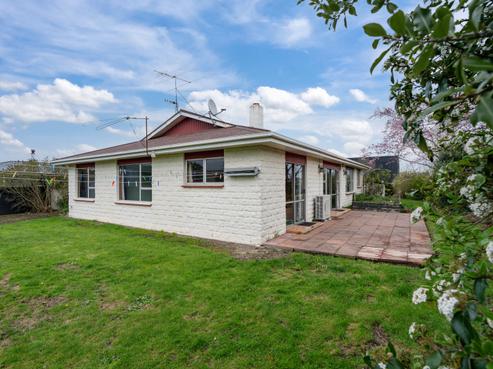 11 Douglas Street, Winton