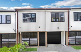 4/525 Massey Road, Mangere
