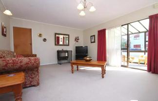 16 Bens Place, Springvale