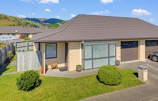 14/3 Georgia Grove, Paraparaumu