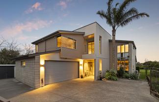 16 Pescara Point, Karaka