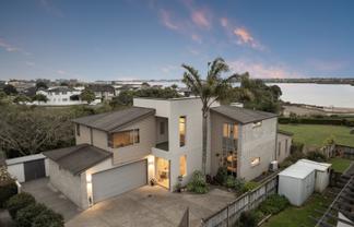 16 Pescara Point, Karaka