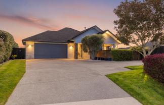8 Eastridge Terrace, Huntington