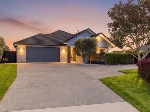8 Eastridge Terrace, Huntington