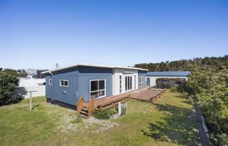 44 Hunia Terrace, Himatangi Beach