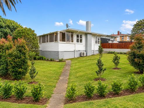 2 Portman Road, Mount Wellington