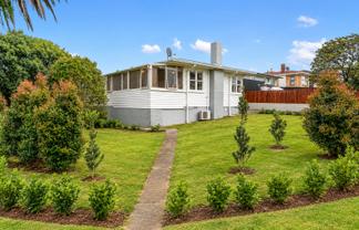 2 Portman Road, Mount Wellington