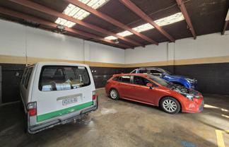 Functional industrial unit with parking
