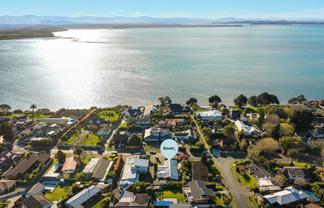 64 Manuwai Drive, Matua