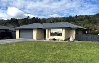 21 Ogilvie Road, Gladstone