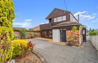 16 Dallinghoe Crescent, Milford
