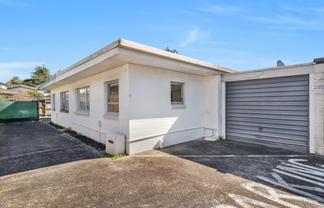 2/14 Aroha Avenue, Sandringham