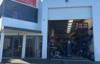 Premium Location - 219 sqm Office plus Warehouse