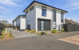 1/396 Armagh Street, Linwood