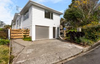 2B Kerr Grove, Johnsonville