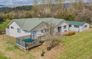 16 Twin Peaks Grove, Koputaroa