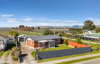 36 Ferry Road, Spring Creek
