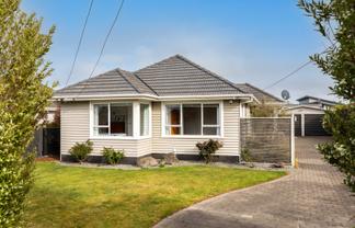 61 Charlcott Street, Burnside