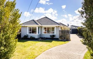 61 Charlcott Street, Burnside