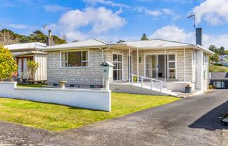 40 Fairmount Road, Titirangi