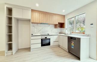 4/51  Anderson Avenue, Point England