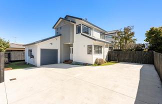 11A Waddell Avenue, Point England