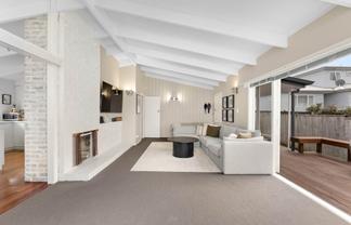 3 Crompton Road, Massey